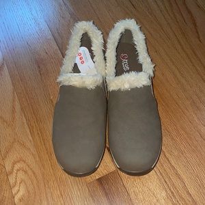 Baretraps TR Yesabel Mushroom Shoes 9M in Womens